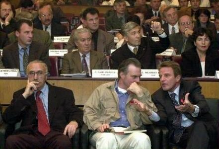 Kush është Jock Covey që sot po dëshmon në mbrojtjet të Thaçit dhe çfarë roli kishte gjatë luftës në Kosovë?