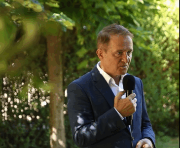 Ferit Idrizi i PDK-së prezanton ekipin me të cilin synon fitoren në Vushtrri