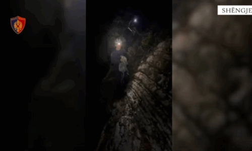 Policia shqiptare ndihmon dy turistët gjermanë që ishin ngujuar tek Ujvara e Shëngjergjit