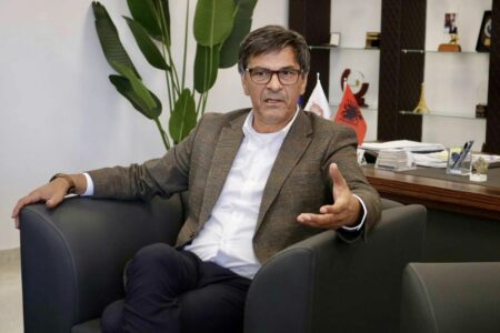 Kryeziu për Sami Kurteshin dhe Alban Krasniqin: Dy mendje “ndriçuese” në KQZ, u trazua skena ndërkombëtare