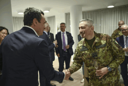 Kurti e lë pak karrigen e Zyrës së Kryeministrit: Merr pjesë në pritjen lamtumirëse të Barduanit, prezent edhe ambasadorët e Quint