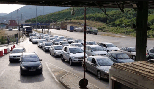 Rreth 20 mijë qytetarë të Kosovës mësynë bregdetin vetëm të shtunën