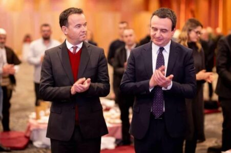 “Vetëvendosje po duan ta largojnë nga vetja Faton Pecin, se është krimbinalizuar dhe po qelbet prej korrupsionit në Prishtinë”