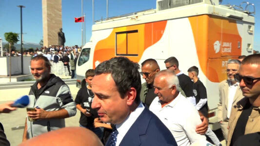 Kurti nuk pranon të flasë për dëshmitë e ish-zyrtarëve amerikanë në Hagë