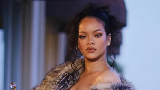 Rihanna bëhet nënë për herë të tretë