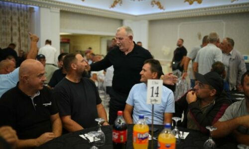 Shukri Buja qëndron me veteranët e UÇK-së: Besimi i tyre është frymëzimi im