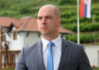 Sulmi ndaj gazetarëve në Leposaviq, nesër Simiqi i Listës Serbe në gjykatën e Mitrovicës përballet me akuza