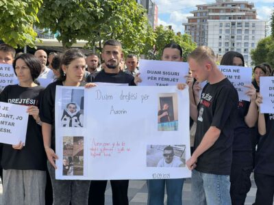 Protestë para policisë në Viti për vdekjen e të riut që u godit nga vetura