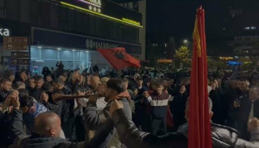 VLEN-i nis festën me fishekzjarre në Çair