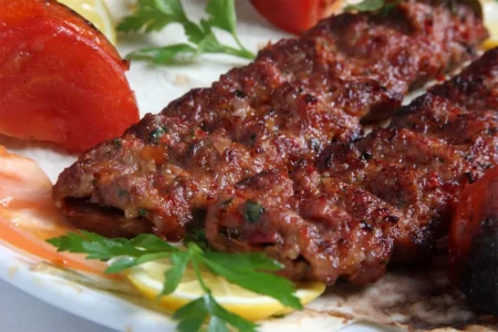 Turqia dhe Gjermania në “luftë” për qebapin