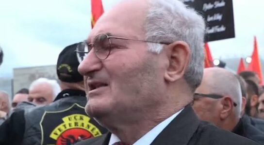 Tubimi për UÇK-në në Tiranë, ish-ushtaraku: Kam stërvitur Hashim Thaçin – për një luftë të drejtë, ata vuajnë në burgje