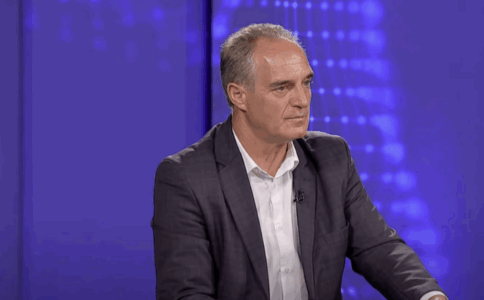 Hasani kundërshton Krasniqin: VV-ja s’e ka votuar Lladrovcin, Memli e edhe të tjerët duhet të japin dorëheqje