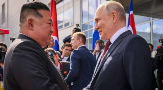 Kim letër Putinit për ditëlindje: Do të kontribuojmë për një rend të drejtë botëror