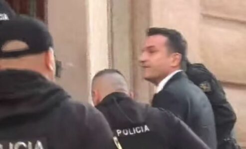 Erion Veliaj del nga qelia e burgut, niset drejt Gjykatës