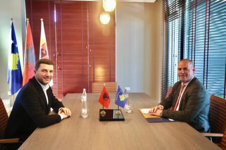 A ka vend për Ramiz Lladrovcin në PDK? Memli Krasniqi jep përgjigjen