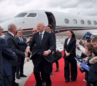 Gianni Infantino arrin në Kosovë (VIDEO)