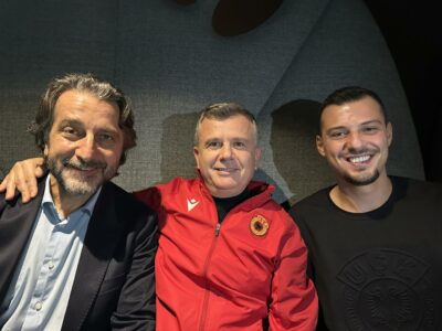 Balla publikon foto: Më të fortë kur jemi bashkë