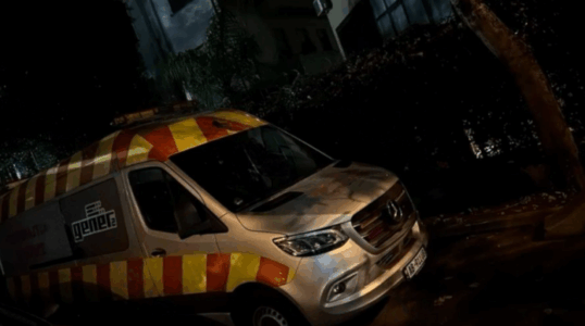 Arsenal armësh nga Kosova në Tiranë, furgoni ishte kamufluar si mjet për mirëmbajtjen e rrugëve