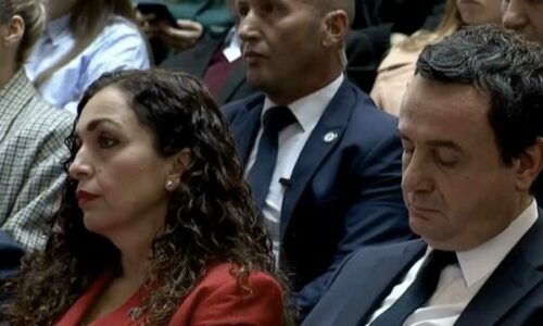 Rektori i UP-së “ia rreh krahët” Osmanit dhe Kurtit, iu ndan edhe çmim: Po na bëni krenarë gjithandej