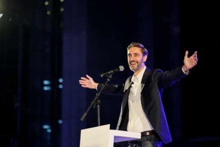 Uran Ismaili viziton lagjet dhe fshatrat: “Një ditë na ndan nga ndryshimi në Prishtinë”