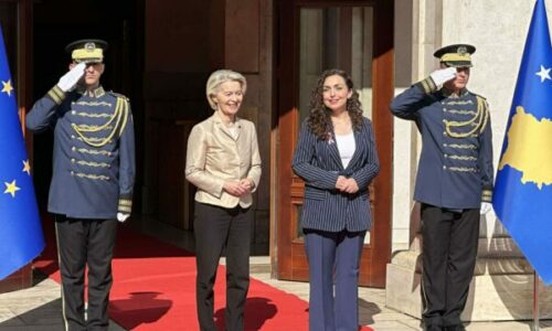 Presidentja e Komisionit Evropian vjen në Kosovë, pritet nga Osmani