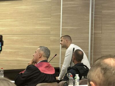 I akuzuari Naim Murseli pyet mjekun ligjor: A e vërteton raporti që e kam mbajtur gruan time në momentin e vrasjes