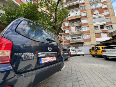 Policia ende tek banesa e Fatmir Shehollit pas arrestimit për dyshime spiunazhi