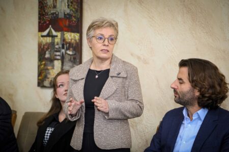 Kandidati i Donika Gërvallës në Deçan i merr vetëm 36 vota