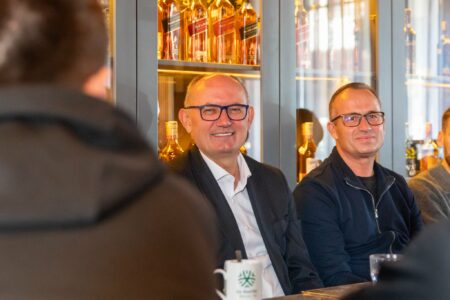 Agim Aliu në takim me drejtuesit e Shoqatës së Pedagogëve të Kulturës Fizike dhe Sportit Shkollor: Do të investoj në infrastrukturën sportive