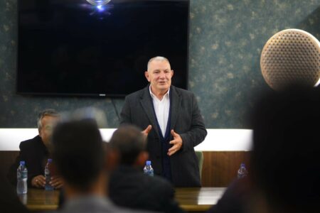 Buja takohet me qytetarët e komunitetit ashkali: Ata po rreshtohen me ekipin tonë fitues