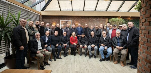 Agim Aliu takohet me anëtarët e shoqatave të dalura nga lufta: Mirënjohje për ata që dhanë gjithçka për lirinë