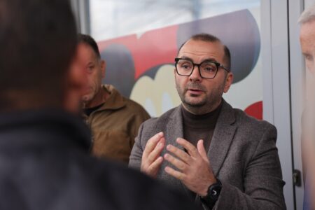 Arbër Ismajli fton mërgatën të votojë: Të kthejmë drejtimin e Gjilanit, bashkë për qytetin tonë!