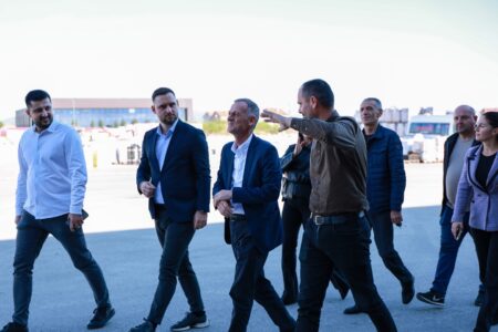 Besnik Osmani viziton qendrën industriale në Miradi të Epërme