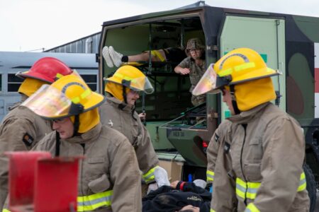 Ushtarët e KFOR-it, amerikanë dhe gjermanë, stërviten në Bondsteel për situata emergjente