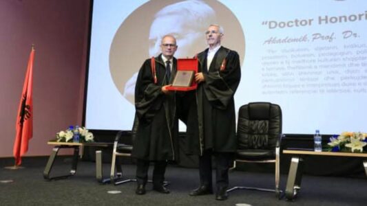 Sabri Hamiti nderohet me titullin “Doctor Honoris Causa” nga Universiteti i Tiranës