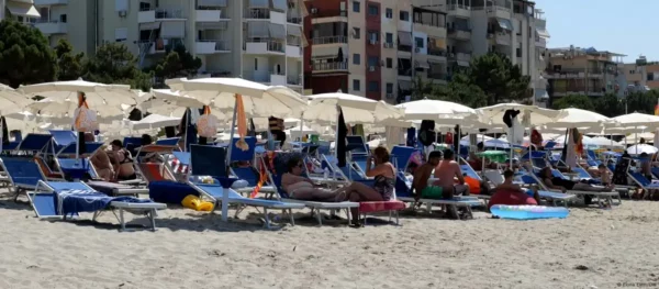 Zhgënjim nga pushimet në Shqipëri, turistët kërkojnë zhdëmtim