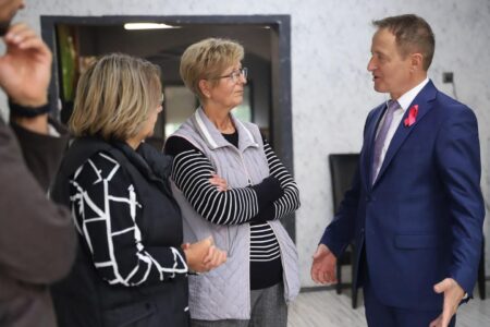 Ferit Idrizi premton mbështetje të vazhdueshme për gratë ndërmarrëse në Vushtrri