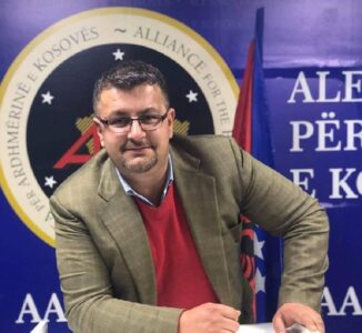 Aktivisti i AAK-së i zhgënjyer me partinë: Në komunat ku Aleanca bashkëpunon me VV-në, do të shuhet