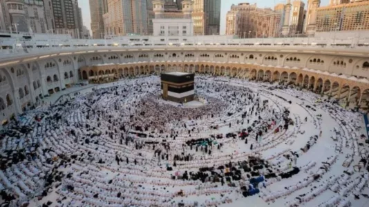 Arabia Saudite ndryshon rregulloret e vizave të Umrës