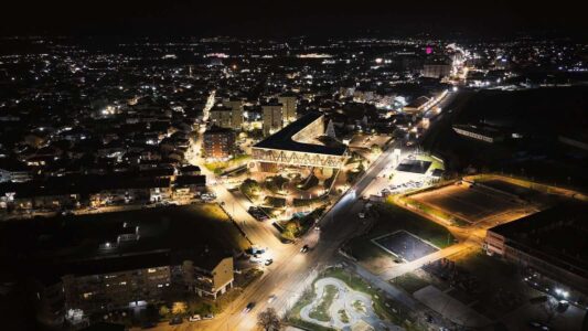 Shaqir Totaj prezanton planet për parkingjet dhe tregun në Prizren për mandatin e ri