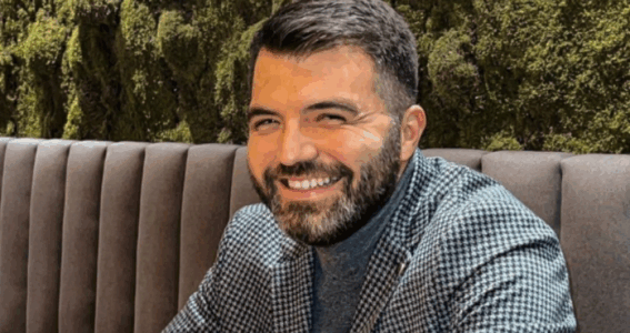 Ironizon Ermal Sadiku: Qysh ju paska kap shteti analistave edhe mediave – kena me mbet veç unë, Viktor Buzhala, Ramabaja edhe TV Istogu