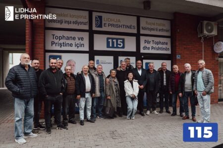 Fehmi Kupina takohet me qytetarë në Tophane: Iu premtuam se do të bëjmë çmos për të ruajtur vlerat dhe traditat e lagjes