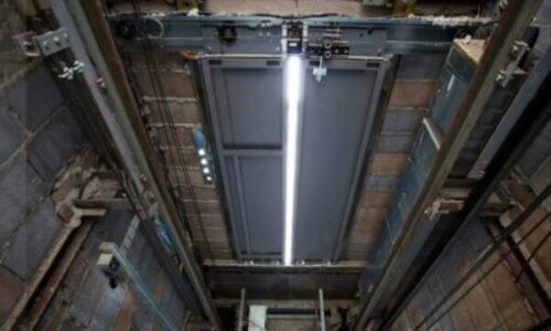 Trupi i 77 vjeçarit që ra në hapësirën e ashensorit dërgohet në IML, objekti ishte në ndërtim e sipër