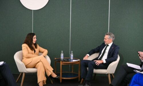 Osmani i kërkon mbështetje kryeministrit të Holandës për heqjen e masave të BE-së ndaj Kosovës