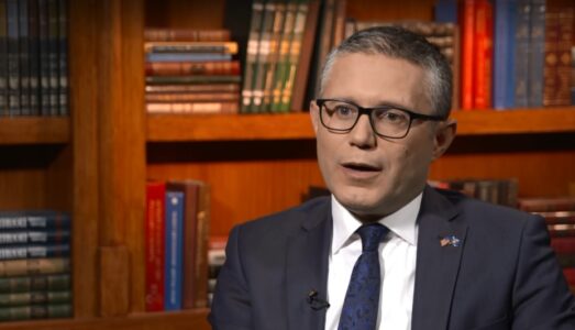 Ramadani: Statusi i zjarrfikësve do të rregullohet, do të paguhet shtesa e rrezikshmërisë dhe të gjitha pagesat ligjore