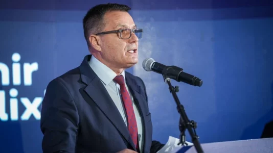 Ruzhdi Shehu premton ndërtimin e palestres së mbyllur sportive në Junik gjatë mandatit të dytë