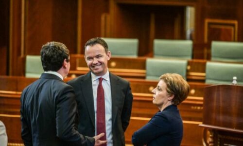 Me fjalët e Kurtit, Gërvalla sot reagon për Faton Pecin: Hetim, exitpollet nuk janë “huqje” por inxhiniering