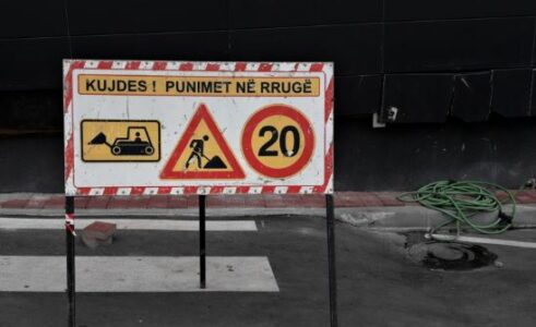 Punimet mbyllin rrugën “Ulëzat” në Hajvali deri në dhjetor