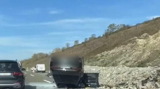 Vetaksident në autostradën “Ibrahim Rugova”, lëndohet një person