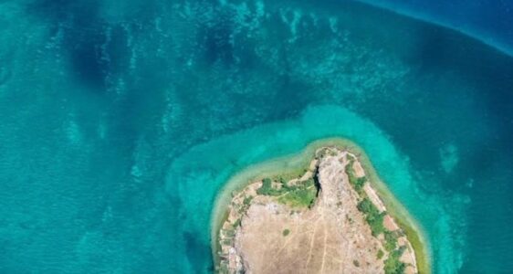 Edi Rama uron një fundjavë të mbarë me pamje nga fshati i bukur i Linit